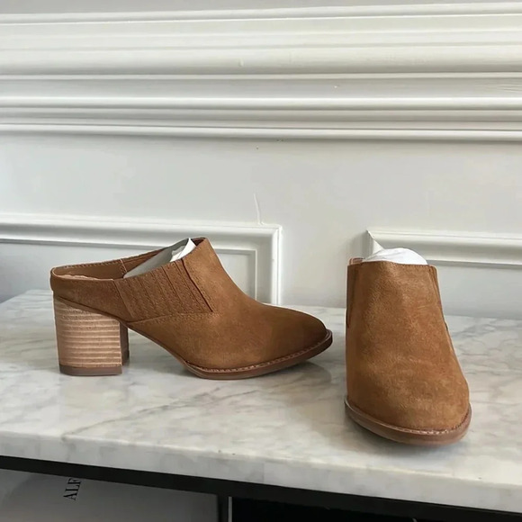 NWT Camel suede booties size 7.5 - Picture 4 of 6